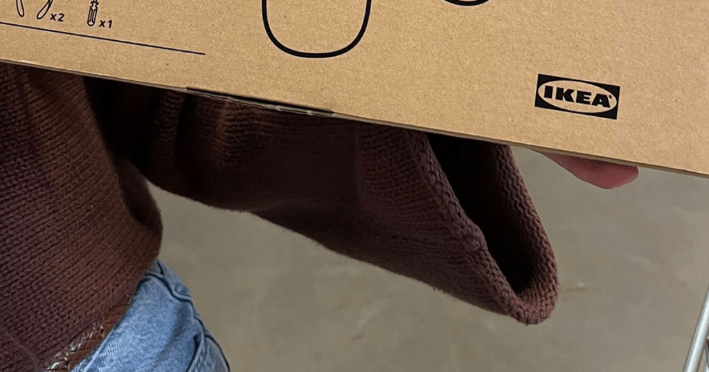 Bezoeker IKEA spot opmerkelijk nieuw product dat je me-teen in elkaar wil zetten